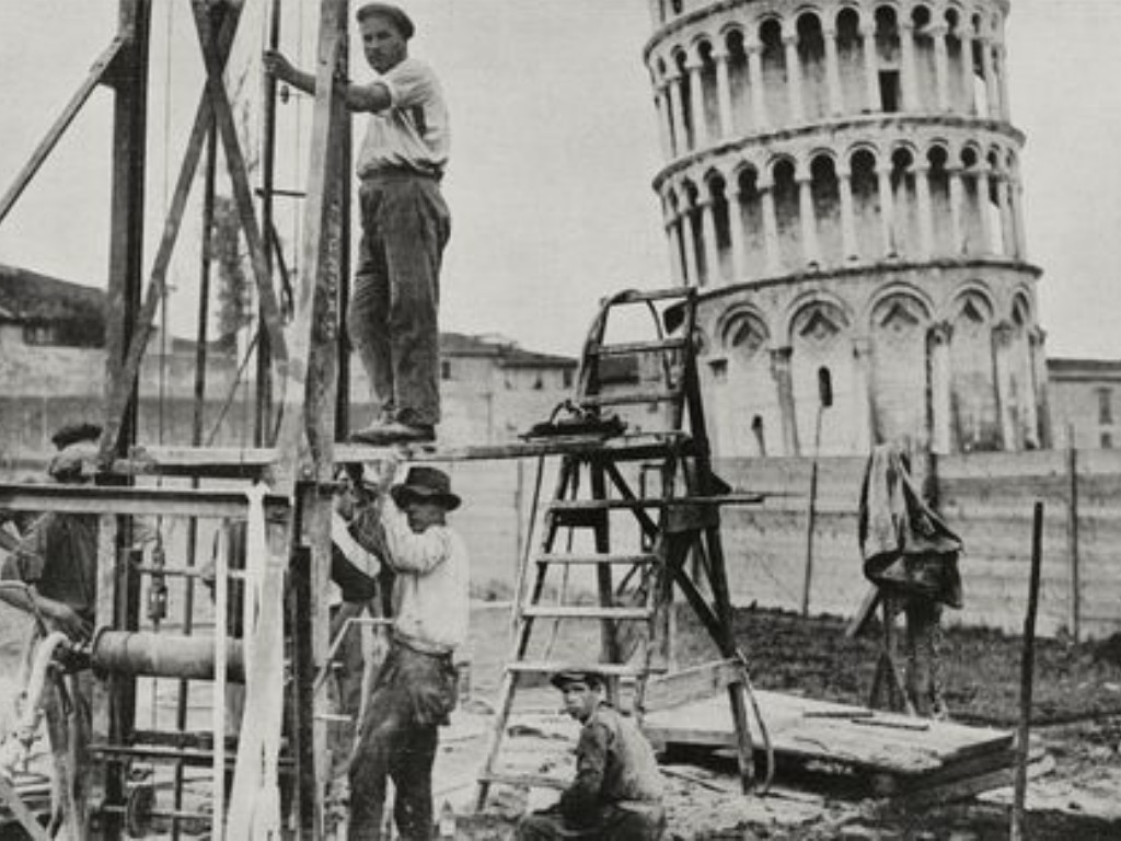 Proses pembangunan Menara Pisa