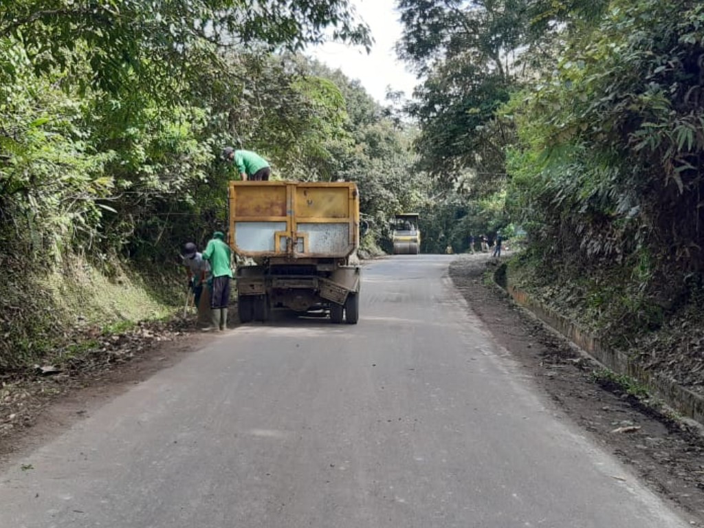 Pembersihan Jalan di Dairi