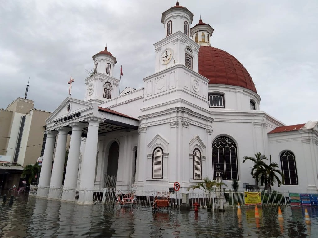 kota lama semarang banjir