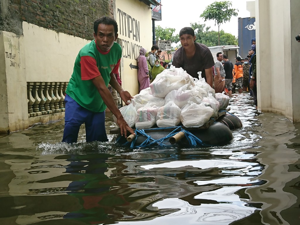 bantuan korban banjir kudus