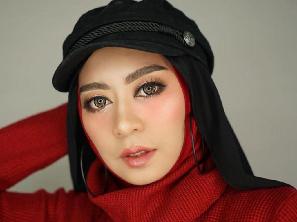5 Beauty Vlogger Hits Indonesia Ini Inspirasi Banyak Hijaber | Tagar