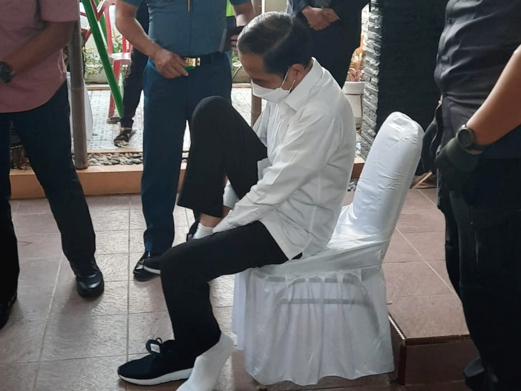 Jokowi melayat3