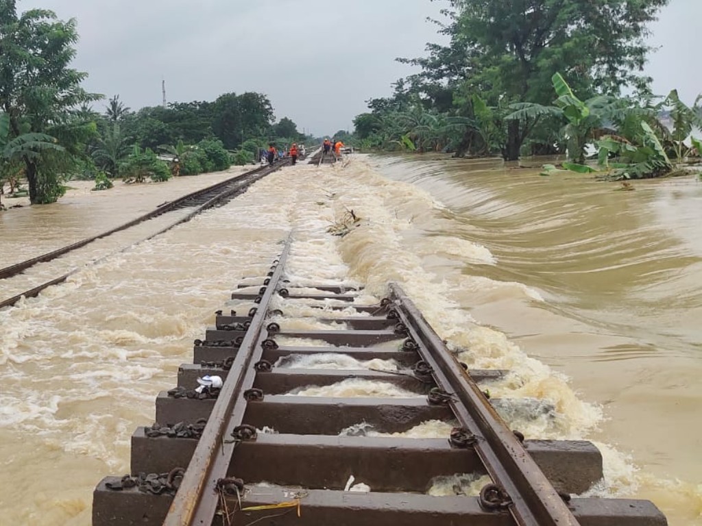 Rel KA Banjir