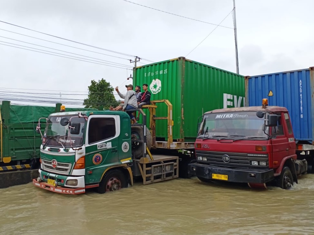Semarang banjir3