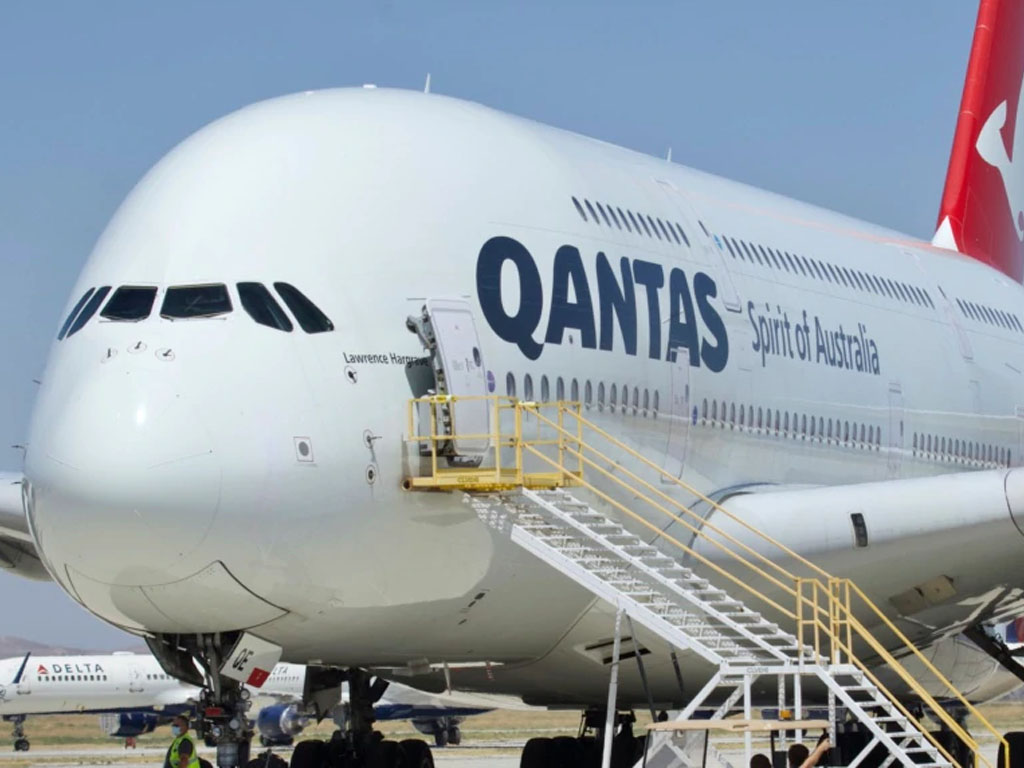 qantas 380