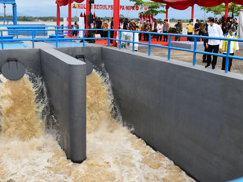 jokowi waduk nipa