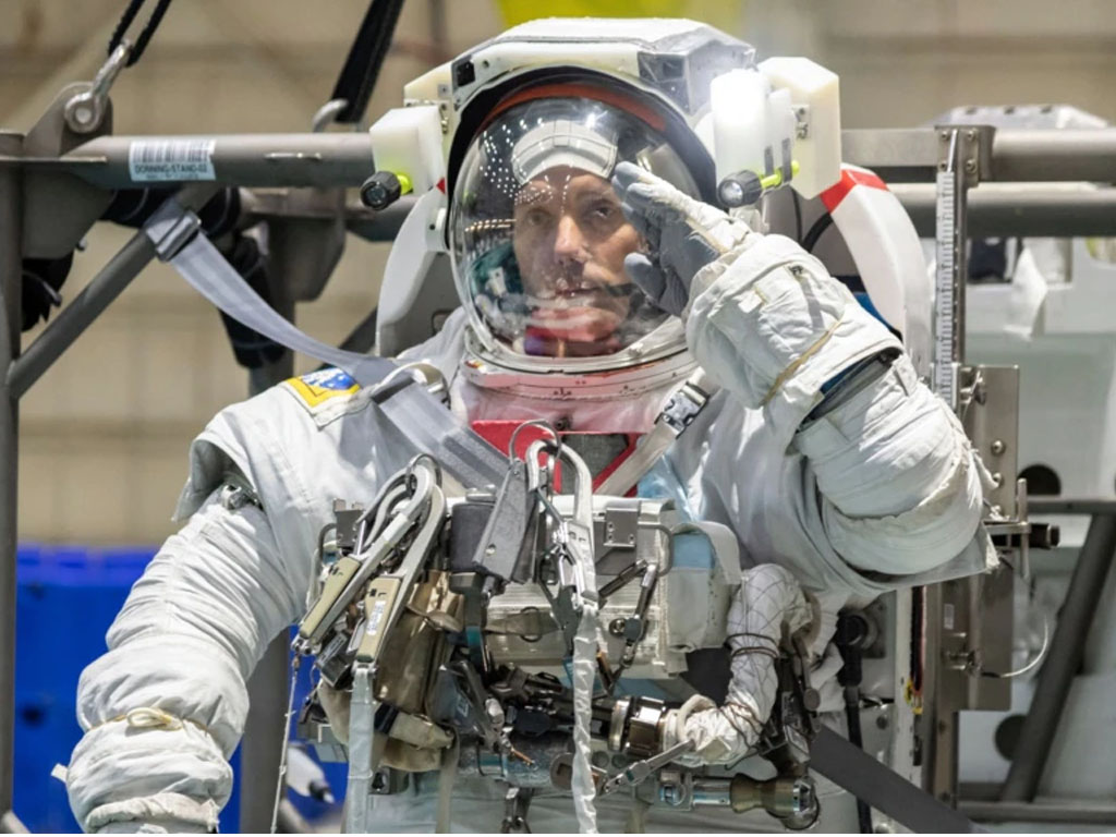 astronot spacex