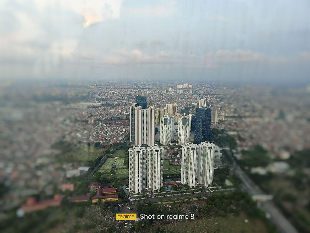 Tilt-shift