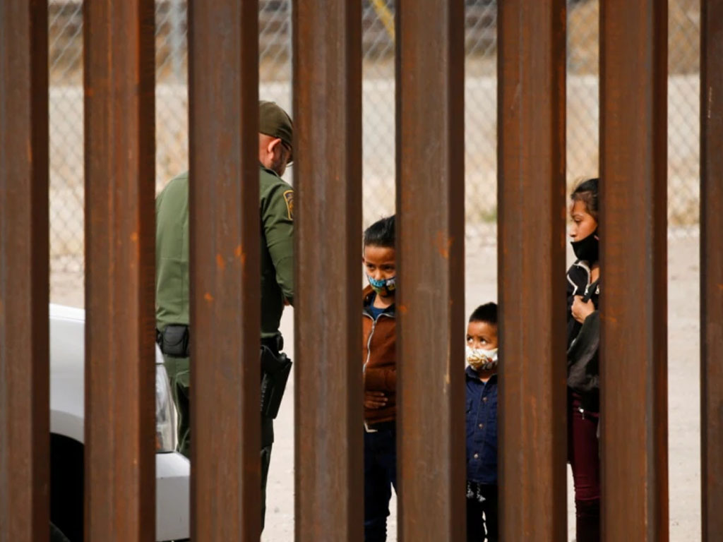 Los inmigrantes fueron detenidos en la frontera