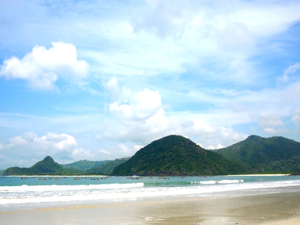 Pantai Selong Belanak Lombok Tengah