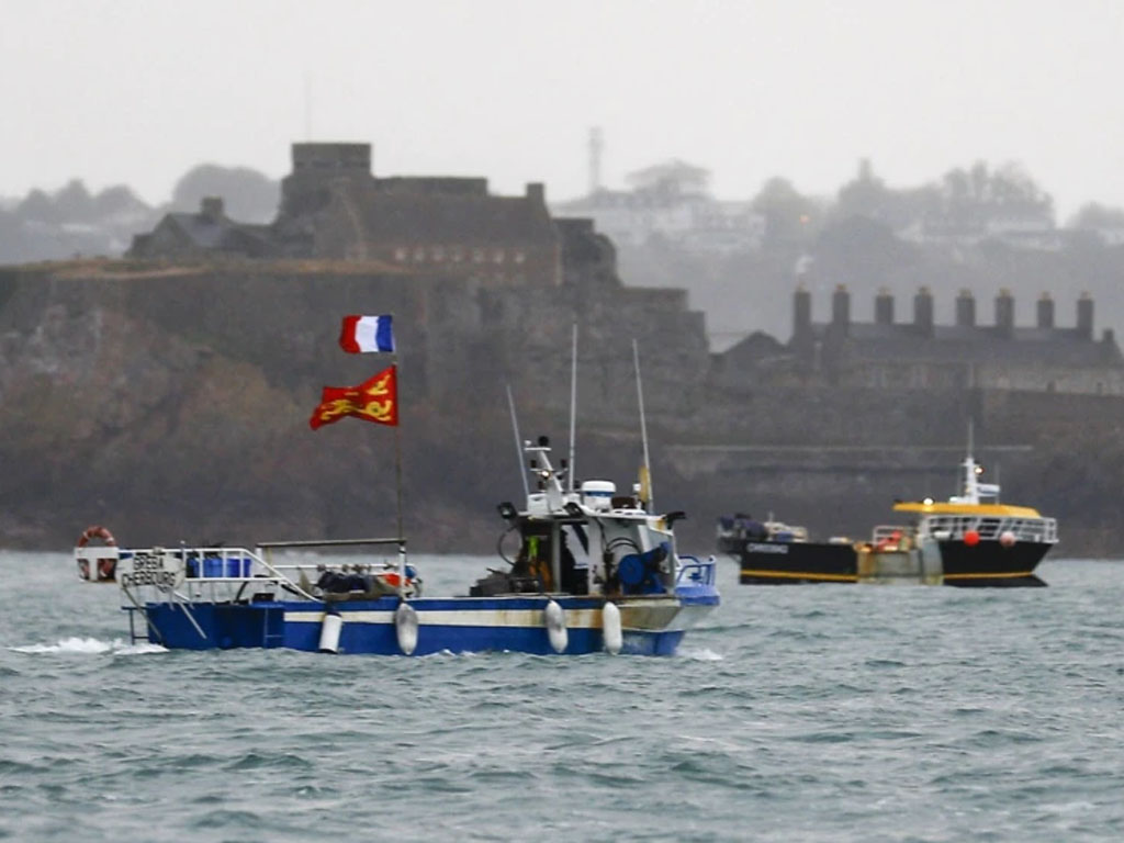 Kapal-kapal nelayan Prancis  protes