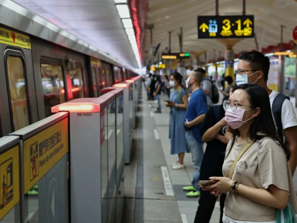 warga pakai masker taiwan