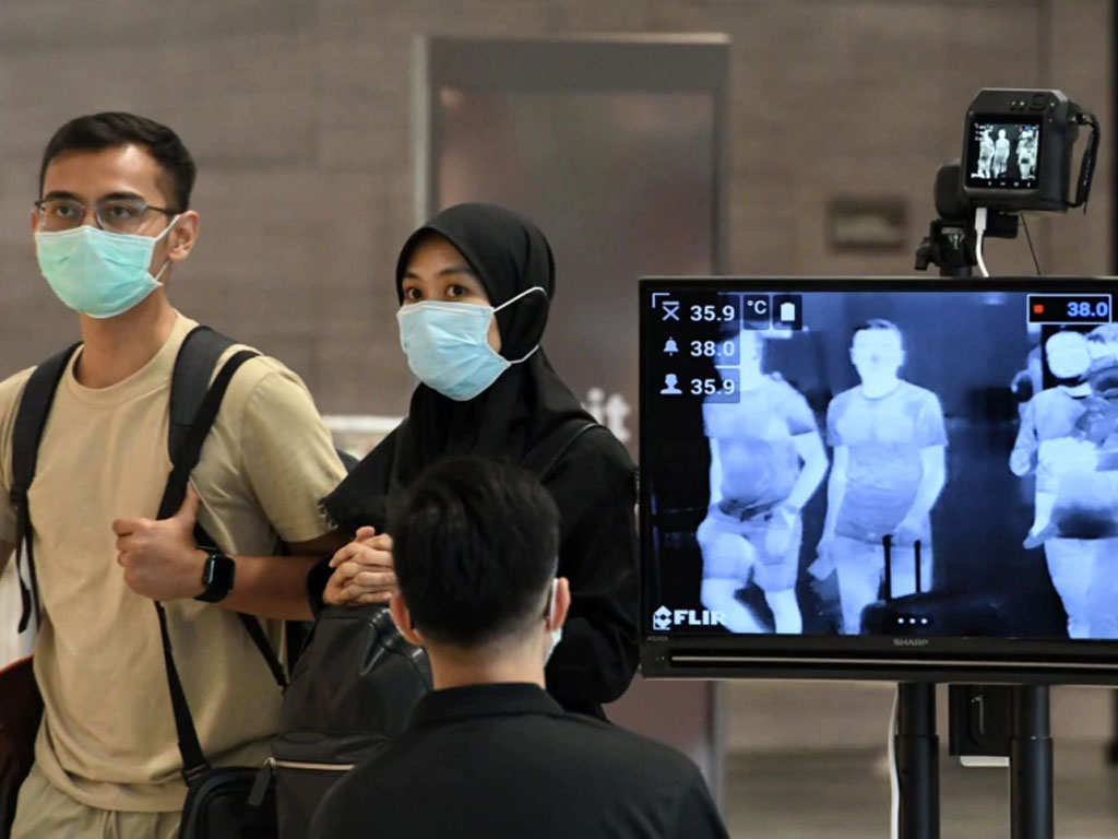 warga pakai masker di changi