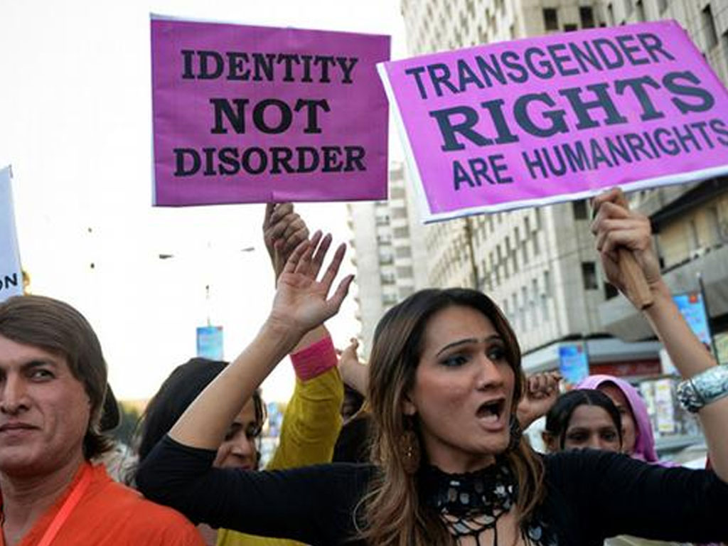 Kelompok transgender Pakistan turun ke jalan di Karachi