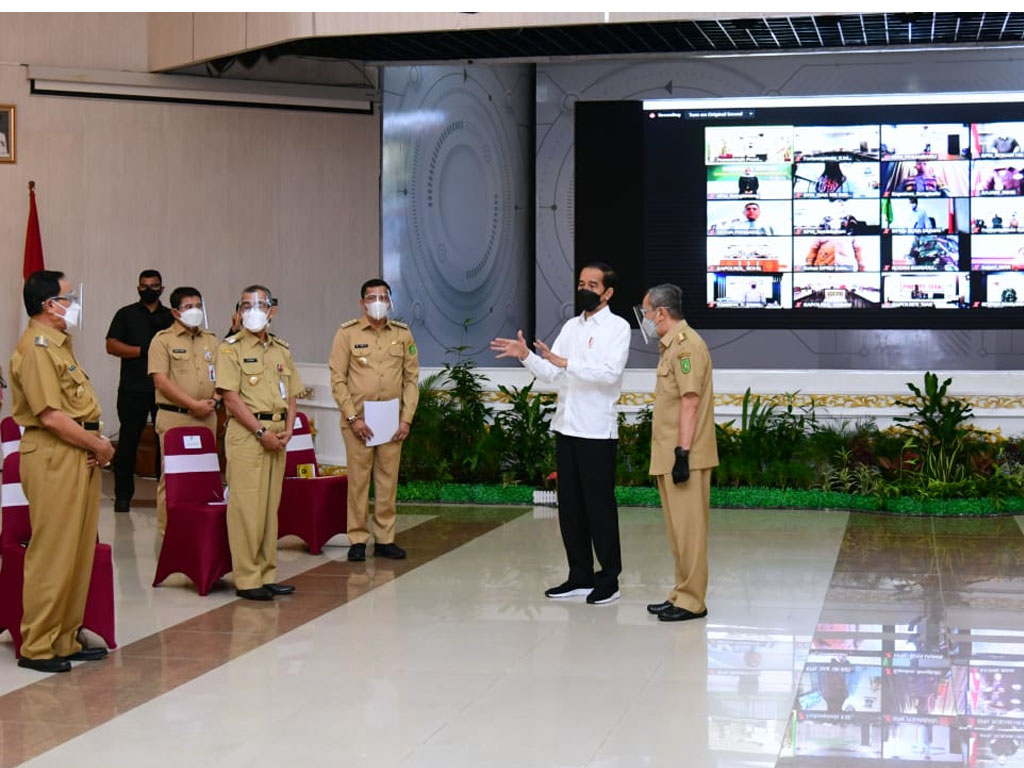 jokowi beri pengarahan di pekanbaru