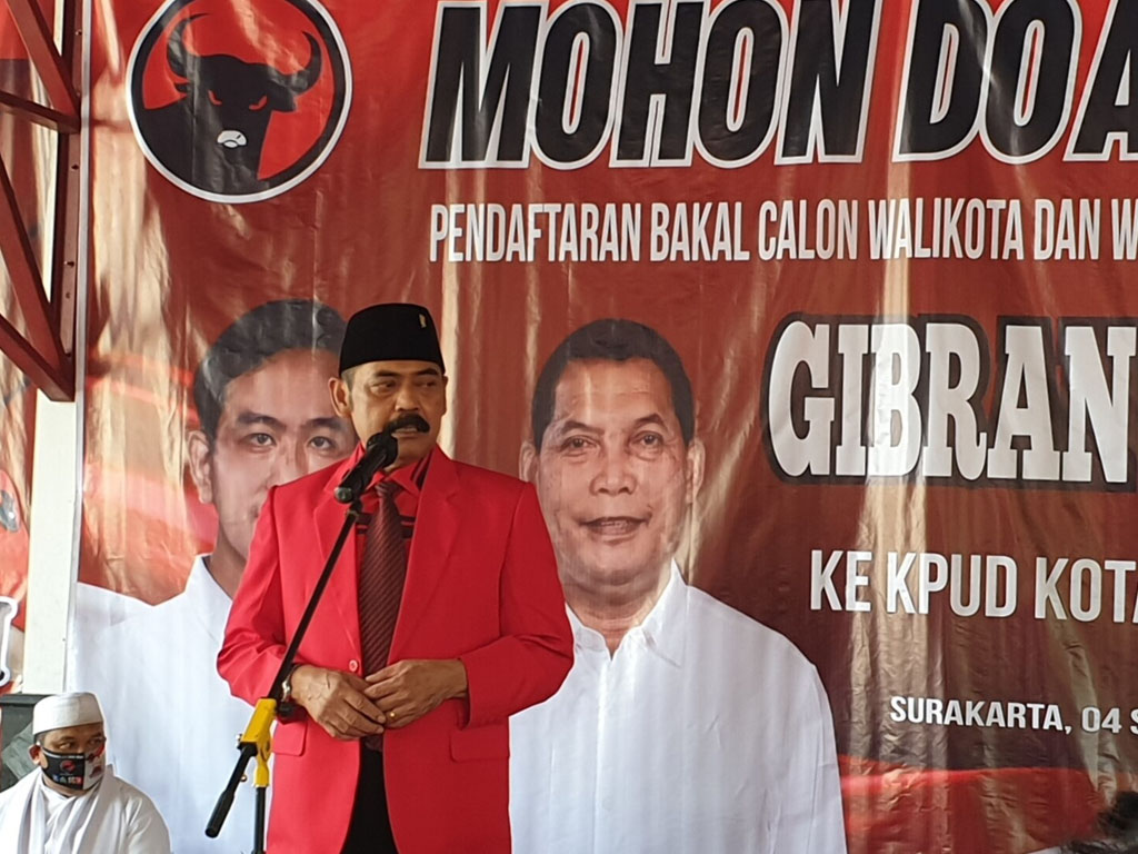 Tokoh PDI Perjuangan Hadi Rudyatmo, saat memimpin