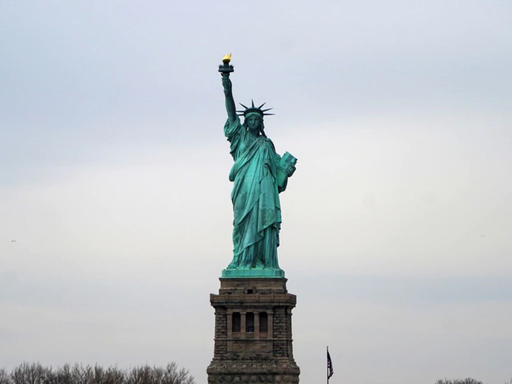 patung liberty