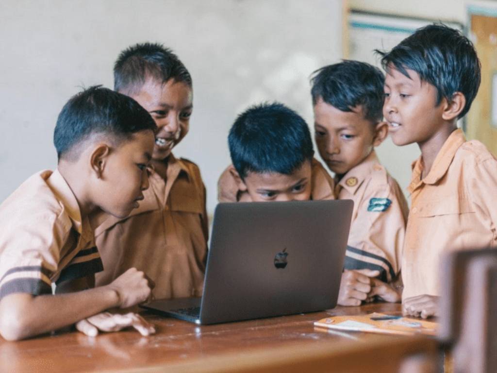 Pembelajaran tatap muka di sekolah