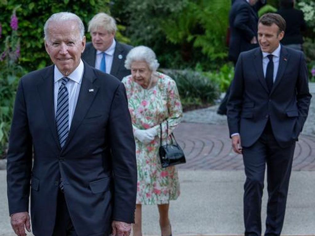 biden bersama ratu