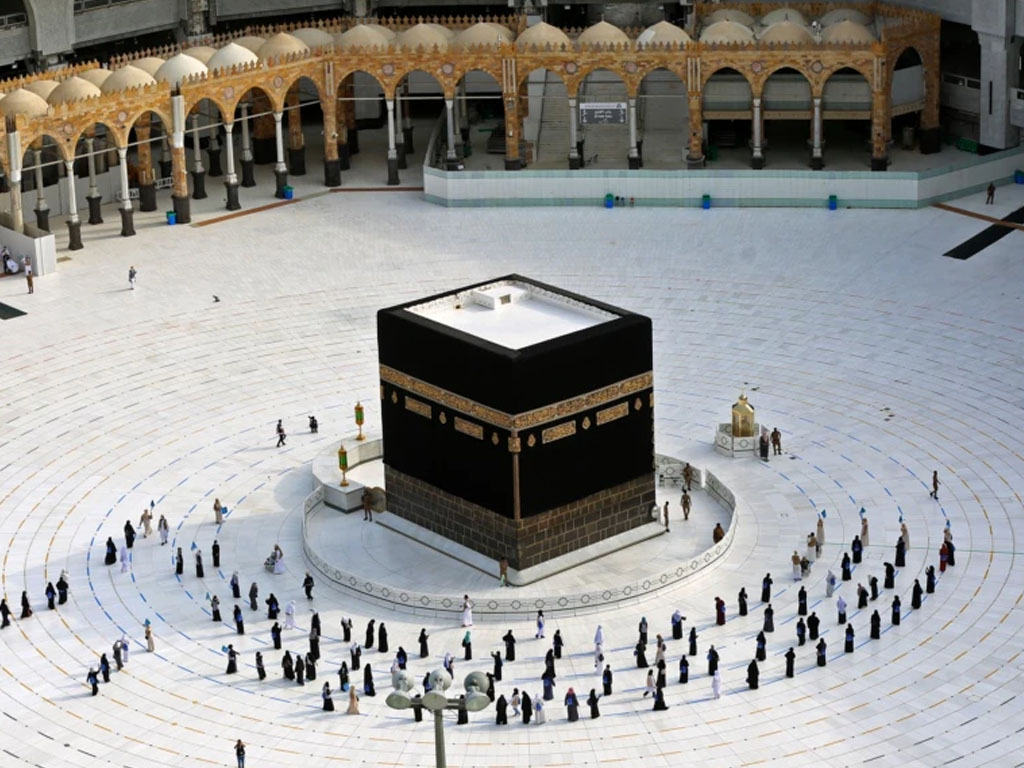 Jemaah haji tawaf