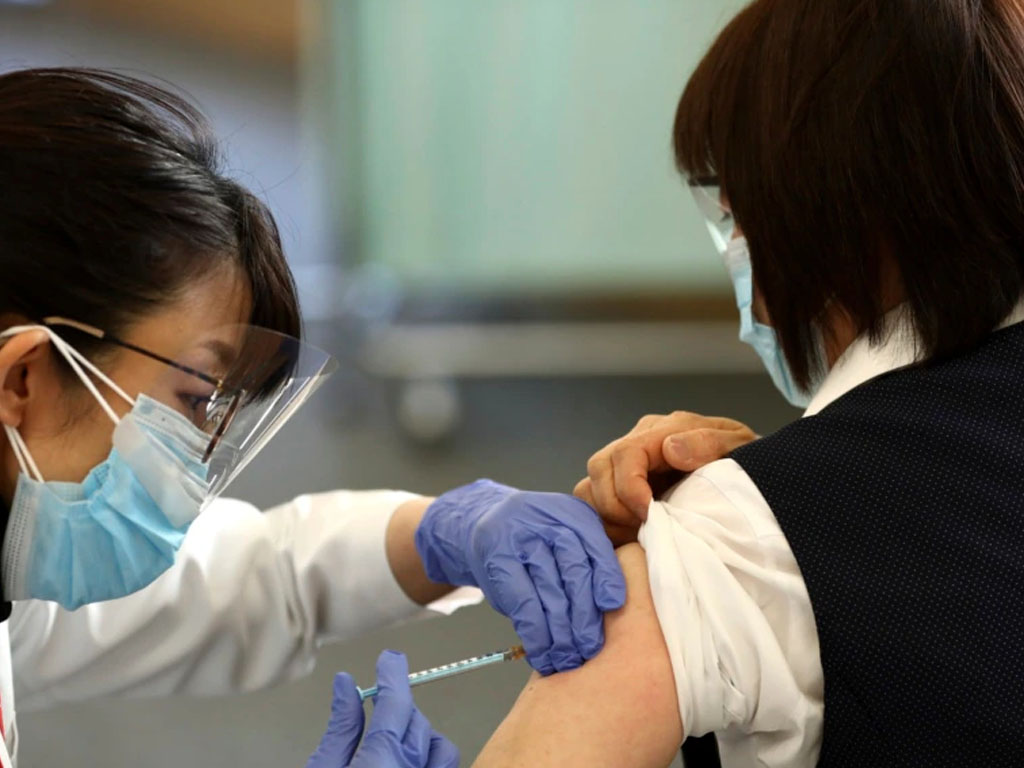 vaksinasi covid di Jepang