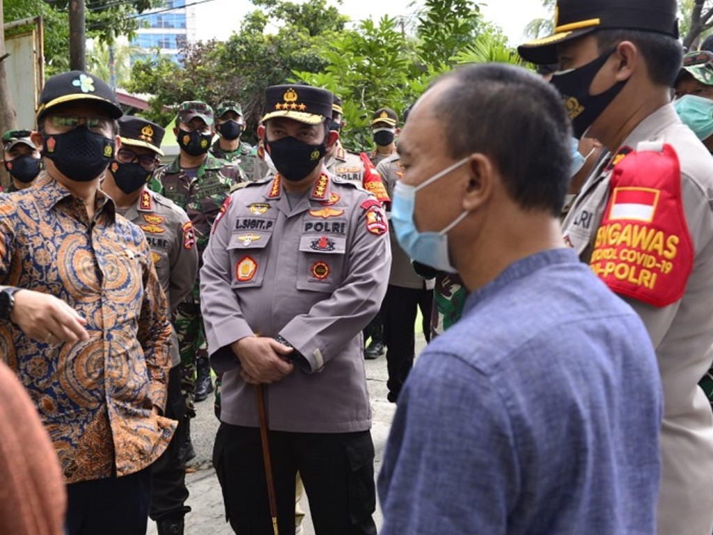 Kapolri dan Menkes pantau PPKM.