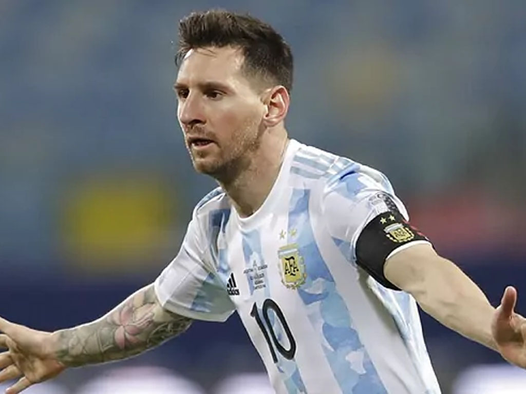 messi rayakan gol ketiga lawan ekuador copa america 2021