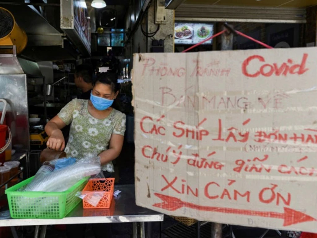 penjual makanan di hanoi