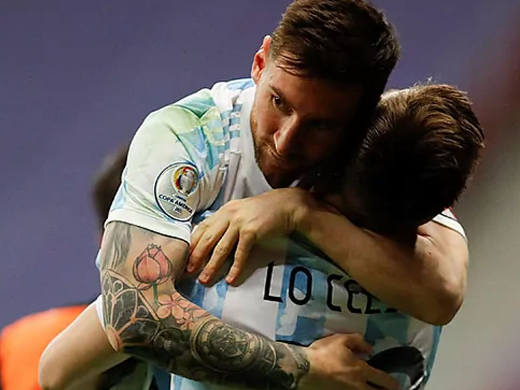 Messi memeluk Celso