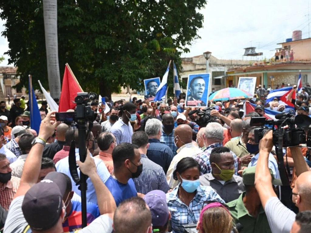 Warga Kuba menuntut perbaikan