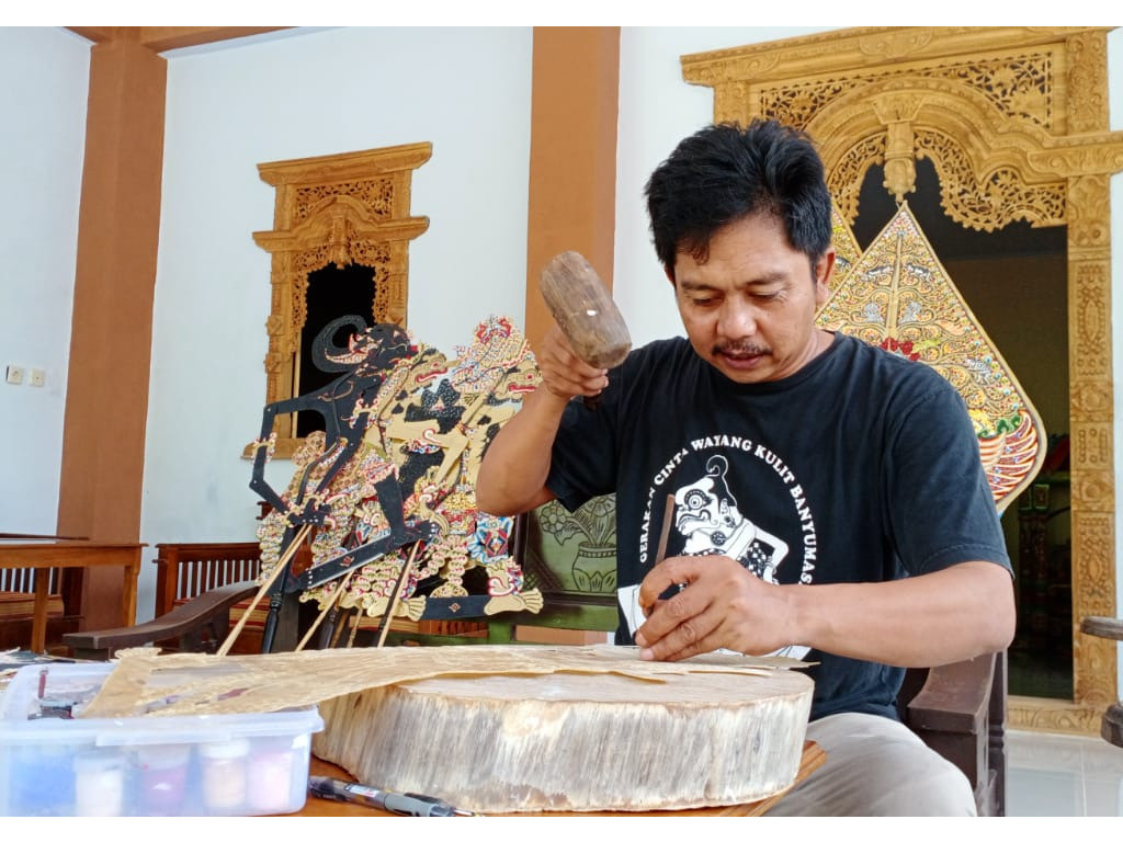 Ilustrasi Seniman Wayang