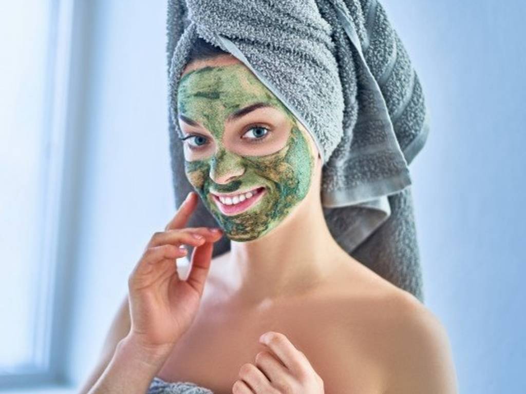 Cara Memakai Masker Spirulina