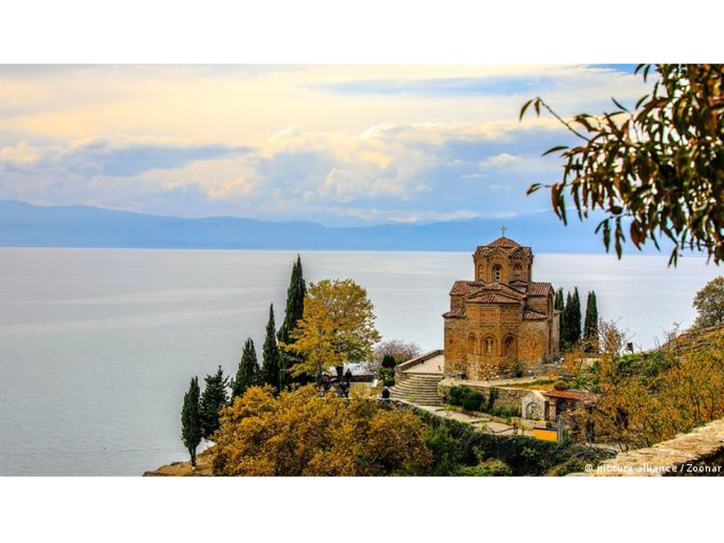 Danau Ohrid terlalu banyak pengunjung