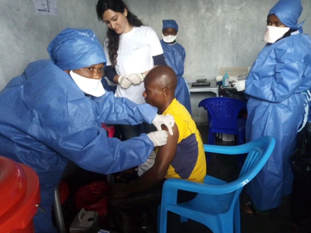 Vaksinasi ebola di kota Goma