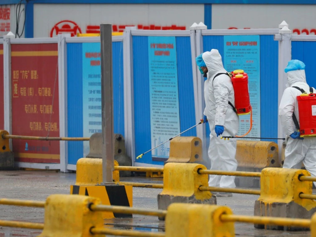 disinfektan di Pasar Baishazhou China