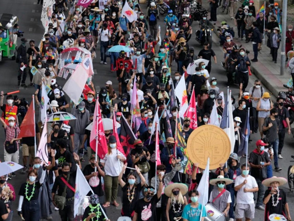 demo prodemokrasi di bangkok pakai masker