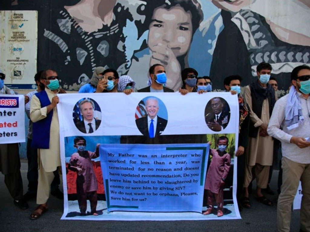 Mantan penerjemah Afghanistan demo di kabul