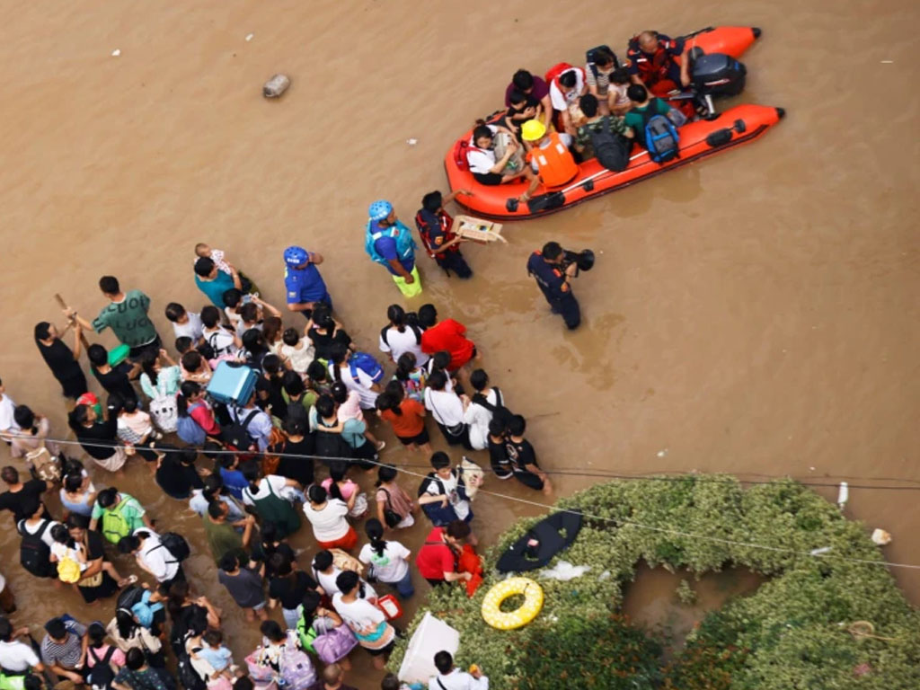 Warga yang terdampak banjir di Zhengzhou