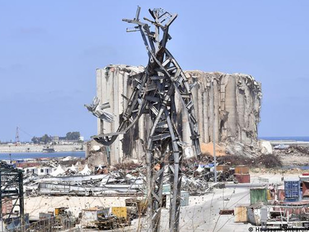 Tugu peringatan ledakan pelabuhan Beirut