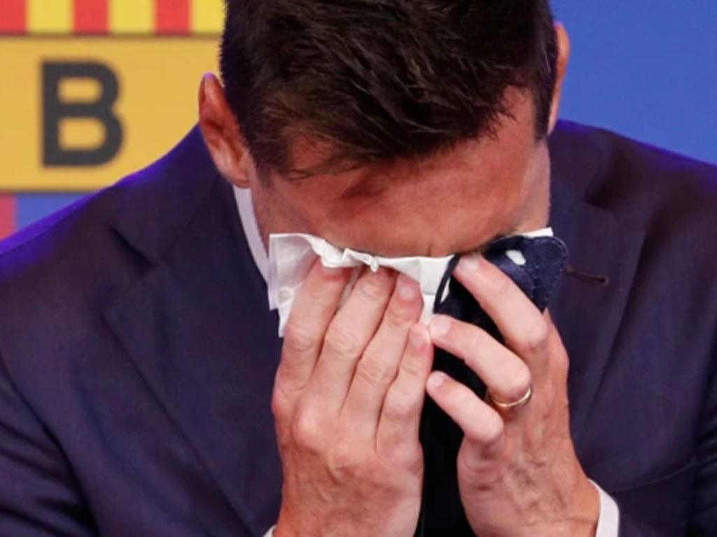 messi nangis