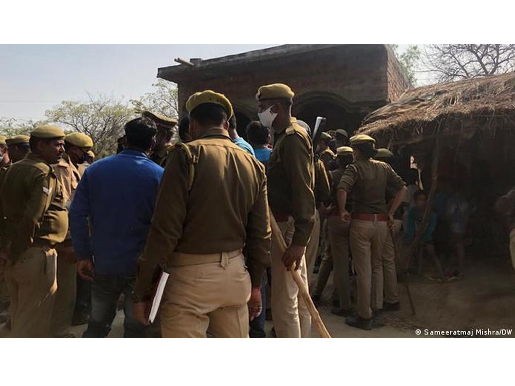 Polisi memeriksa kasus india