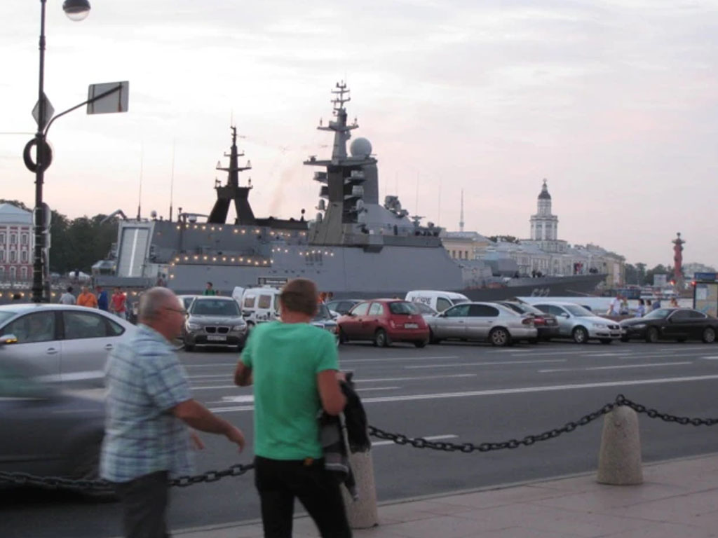 Kapal fregat Brave milikAL Rusia