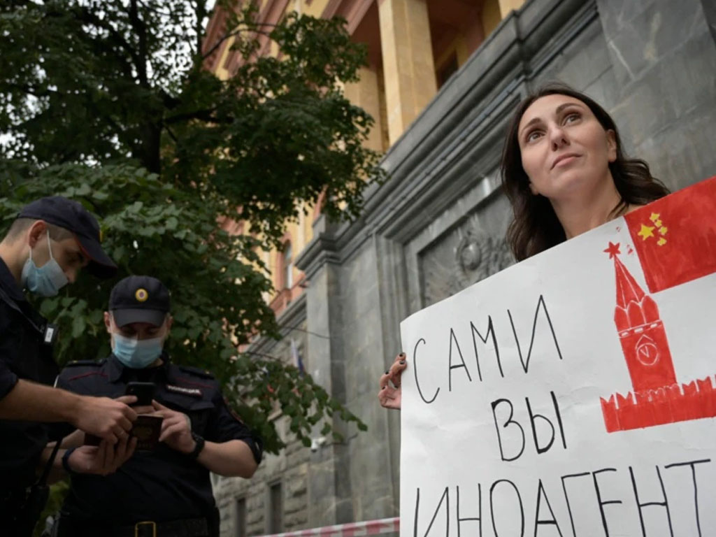 aksi solidaritas jurnalis di rusia