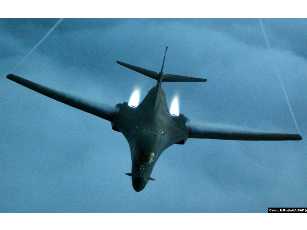 Sebuah B-1B Lancer dari AU AS