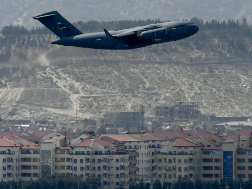 pesawat au as tinggalkan kabul