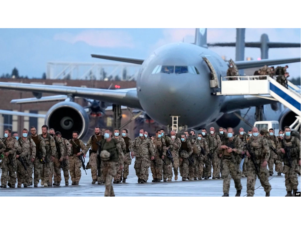 pasukan jerman tiba dari afghanistan