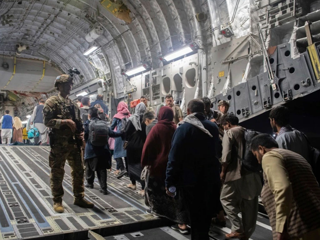 pengungsi afghanistan naik c-17