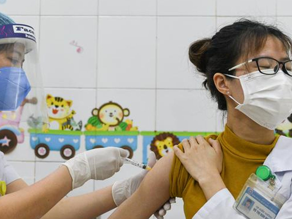 Vaksinasi di Vietnam Maret 2021