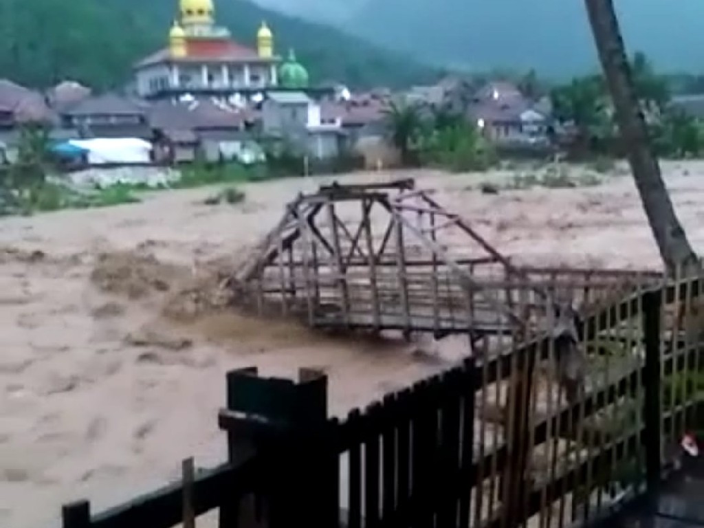 jembatan putus