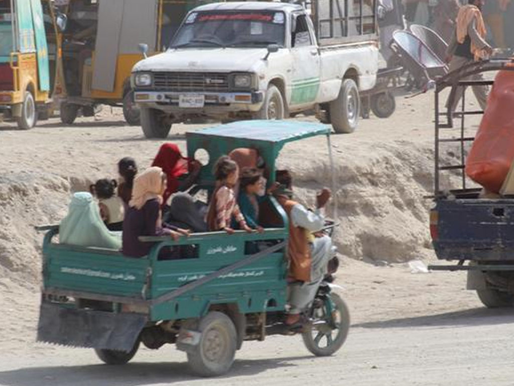 warg keluar afghanistan